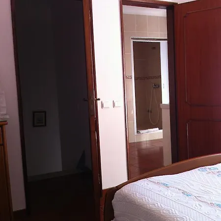 D. Antonia بينيش