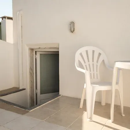 D. Antonia بينيش