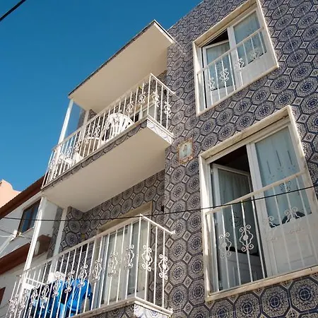 D. Antonia 3* بينيش